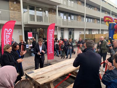 Oplevering 116 sociale huurwoningen in Amsterdam Nieuw-West feestelijk gevierd