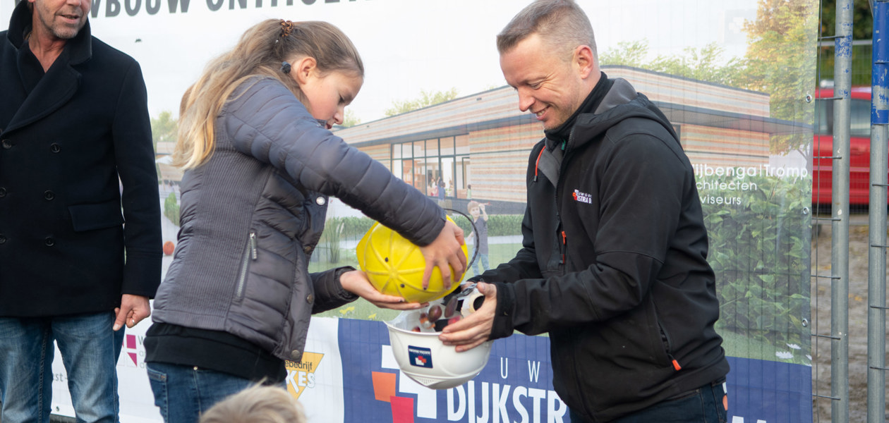 Bouw ontmoetingsschool de Oanrin in Arum van start