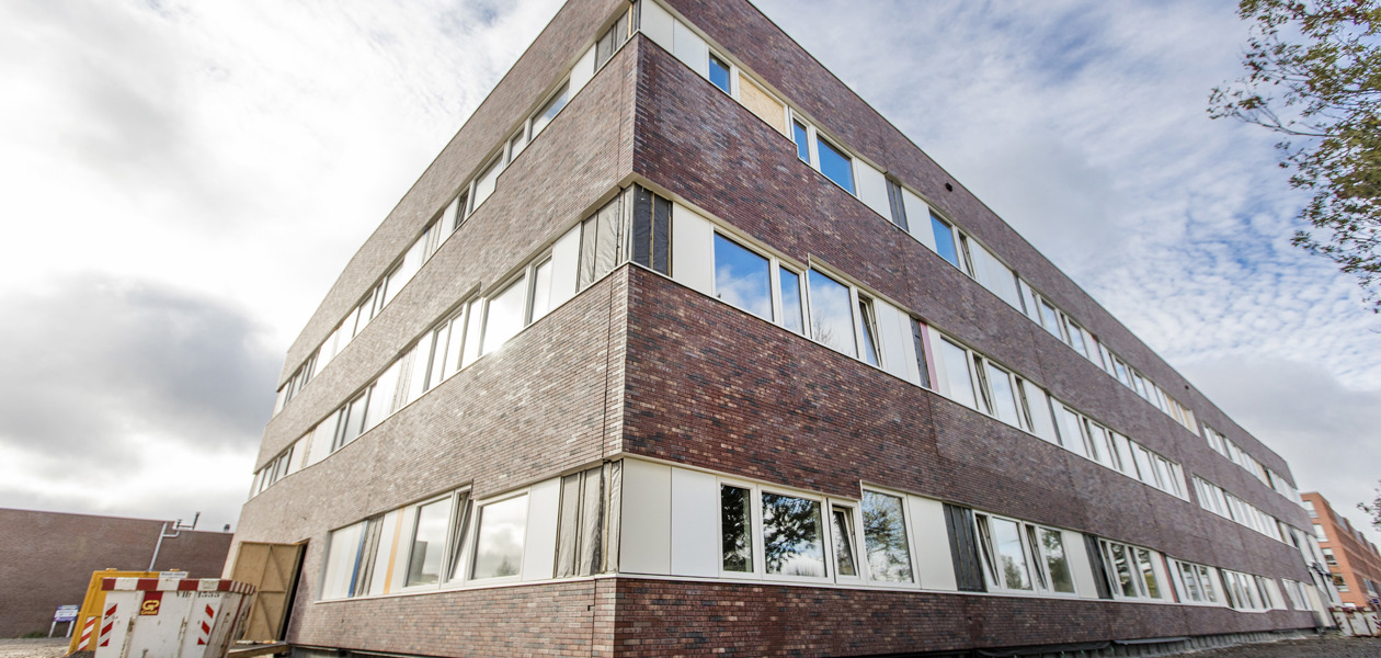 Lovende woorden van rector en wethouder tijdens officiële opening Huygens College Heerhugowaard