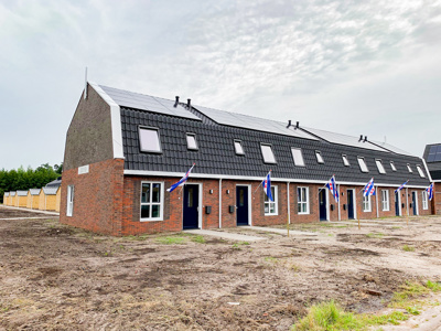 De vlag uit voor achttien nieuwe Droogstapelwoningen in Hurdegaryp