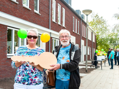 Eerste bewoners keren terug in nieuwe aardgasvrije woningen van  Opwierde-Zuid