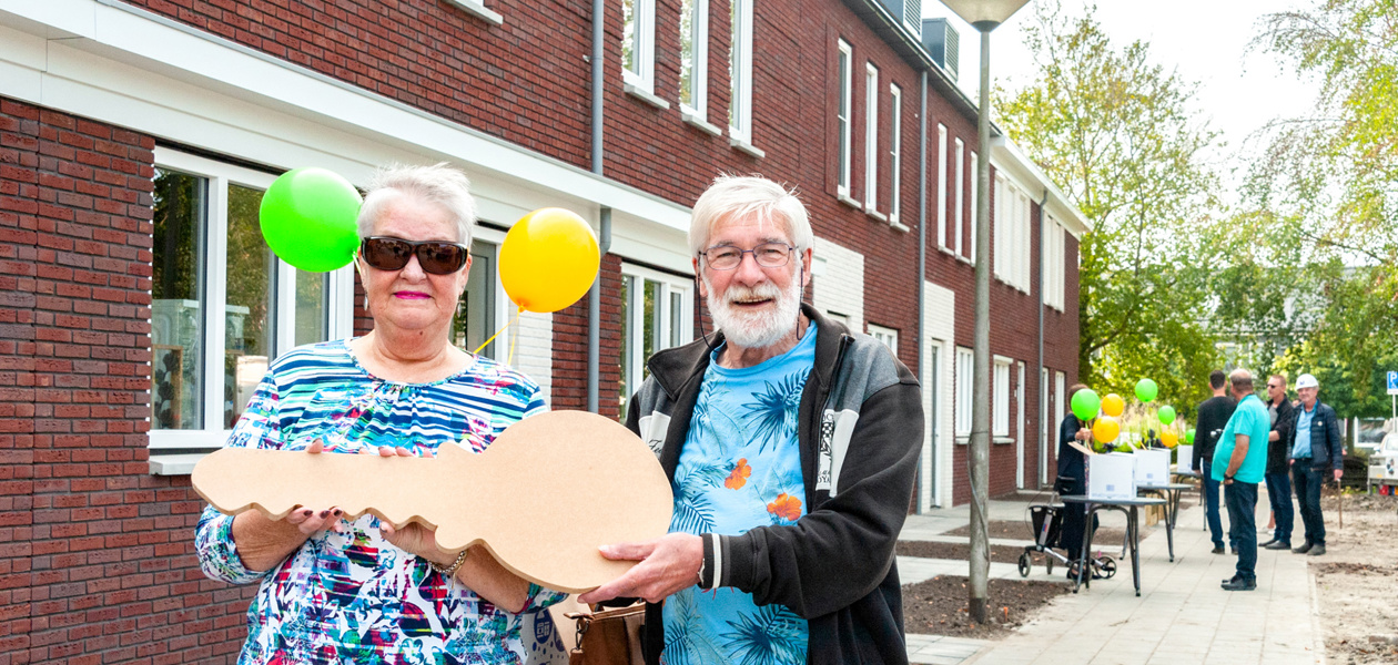 Eerste bewoners keren terug in nieuwe aardgasvrije woningen van  Opwierde-Zuid