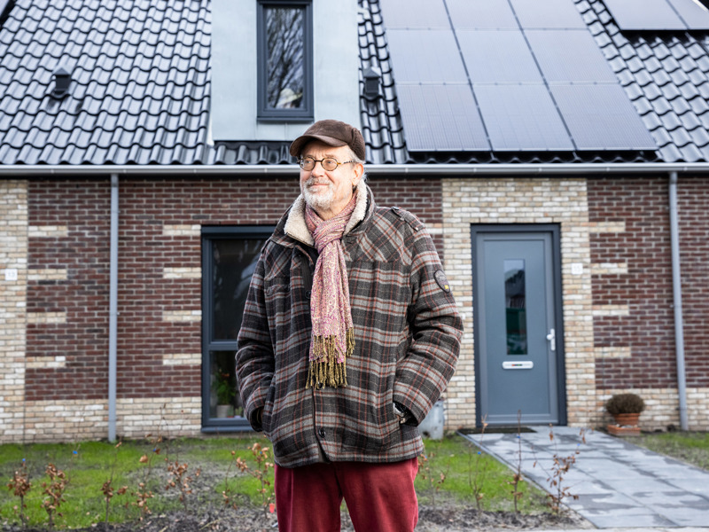 Meneer De Vries (bewoner aan de Beukenlaan)